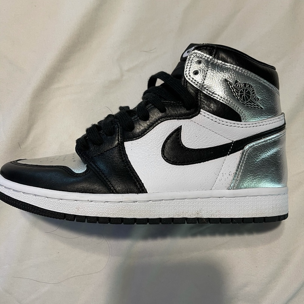 Nike Air Jordan 1
